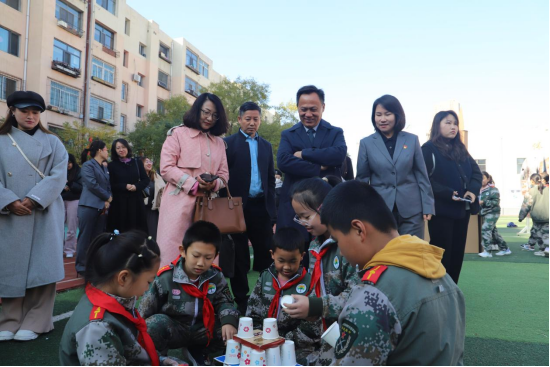  包头市昆区团结大街第四小学隆重举行“文学里的科学世界”第二届校园科创节暨项目化学习阶段性成果汇报活动